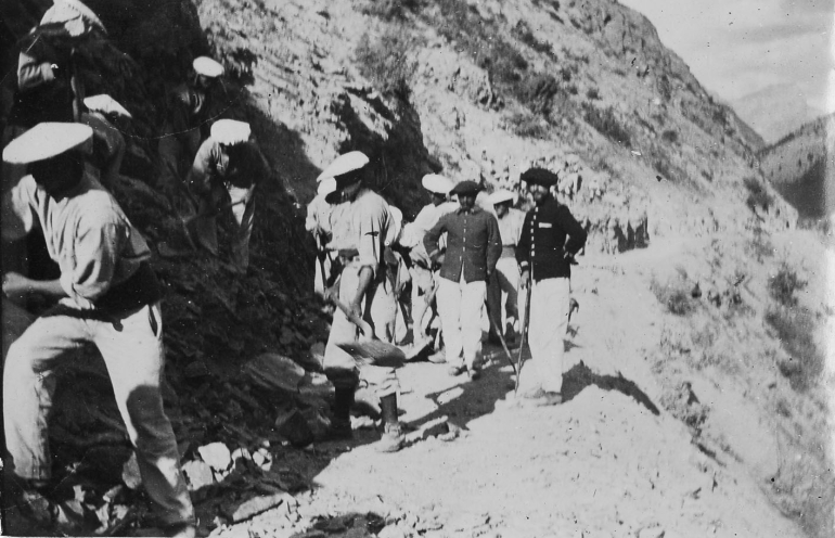 Construction de la route de Villars l’Abbas par les Chasseurs Alpins.
Coll. Musée de la Vallée.
